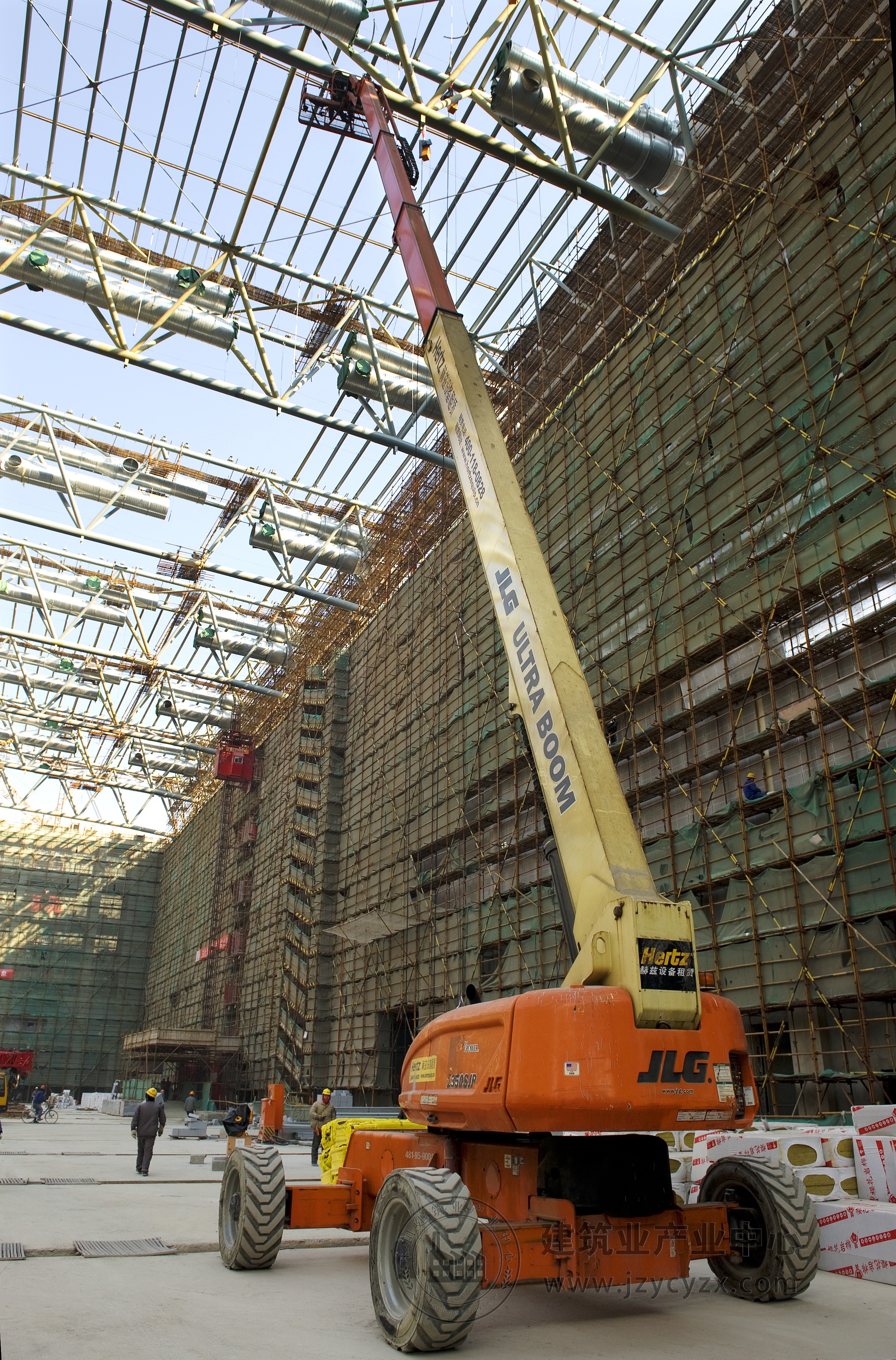 综合体建设 - 众能联合带你走进自行式高空作业平台应用场景