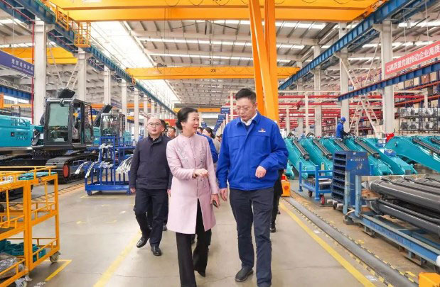 长沙市总工会、长沙经开区总工会一行调研山河智能