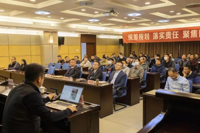严防死守，保障冲刺 -- 总包公司党委发出冬季防疫倡议书