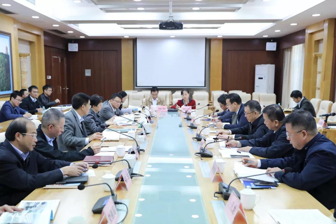 程红彬会见防城港市委副书记、市长班忠柏