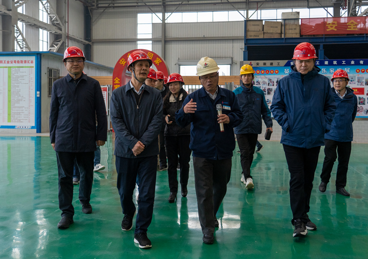 省国资委综合处处长阚立军调研集团项目安全生产工作