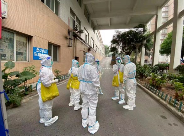 公司组织干部职工下沉社区开展志愿者服务