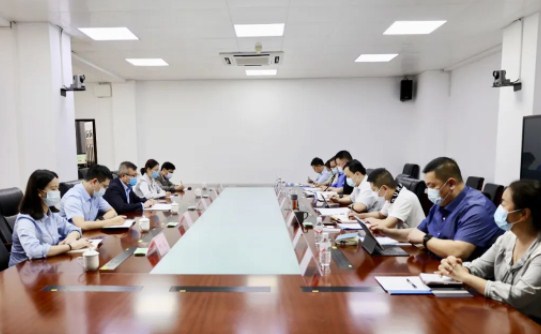 徐祥拜会南宁市西乡塘区区长韦翯钰