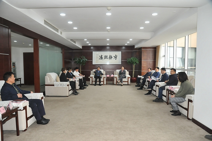 天心区领导到集团调研对接