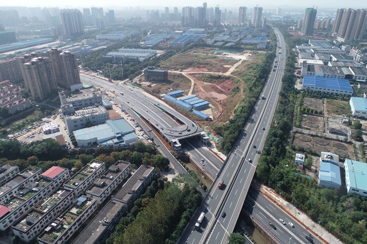 集团六公司潭州大道快速化改造（湘潭段）顺利交工验收
