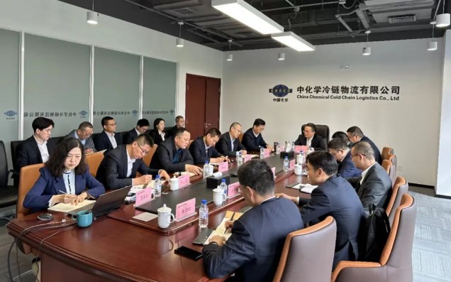 吴新荣到冷链公司开展调研