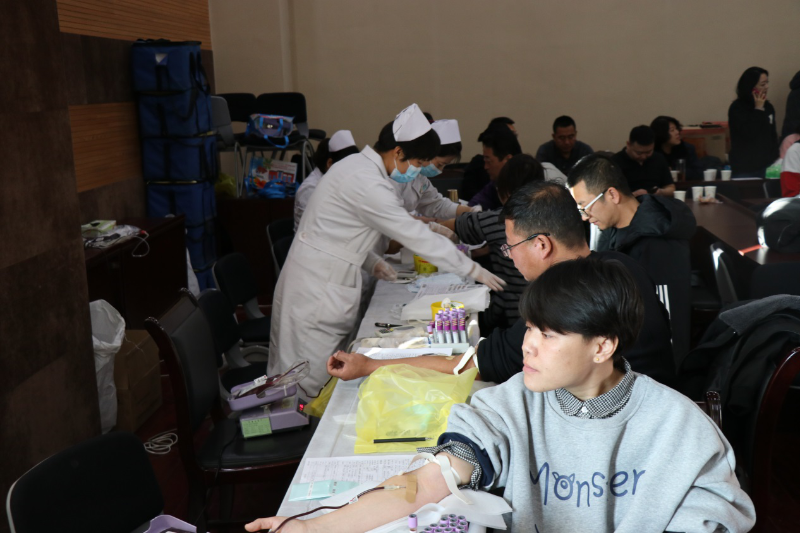 中国二冶组织开展无偿献血活动