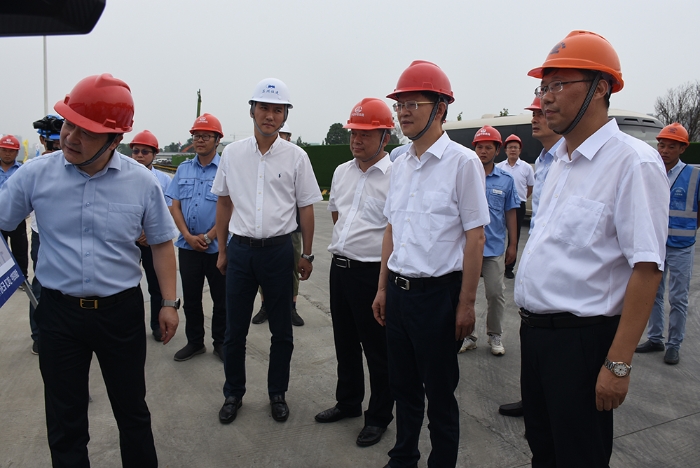 苏州市委副书记、市长李亚平到一公司独墅湖第二通道项目考察调研