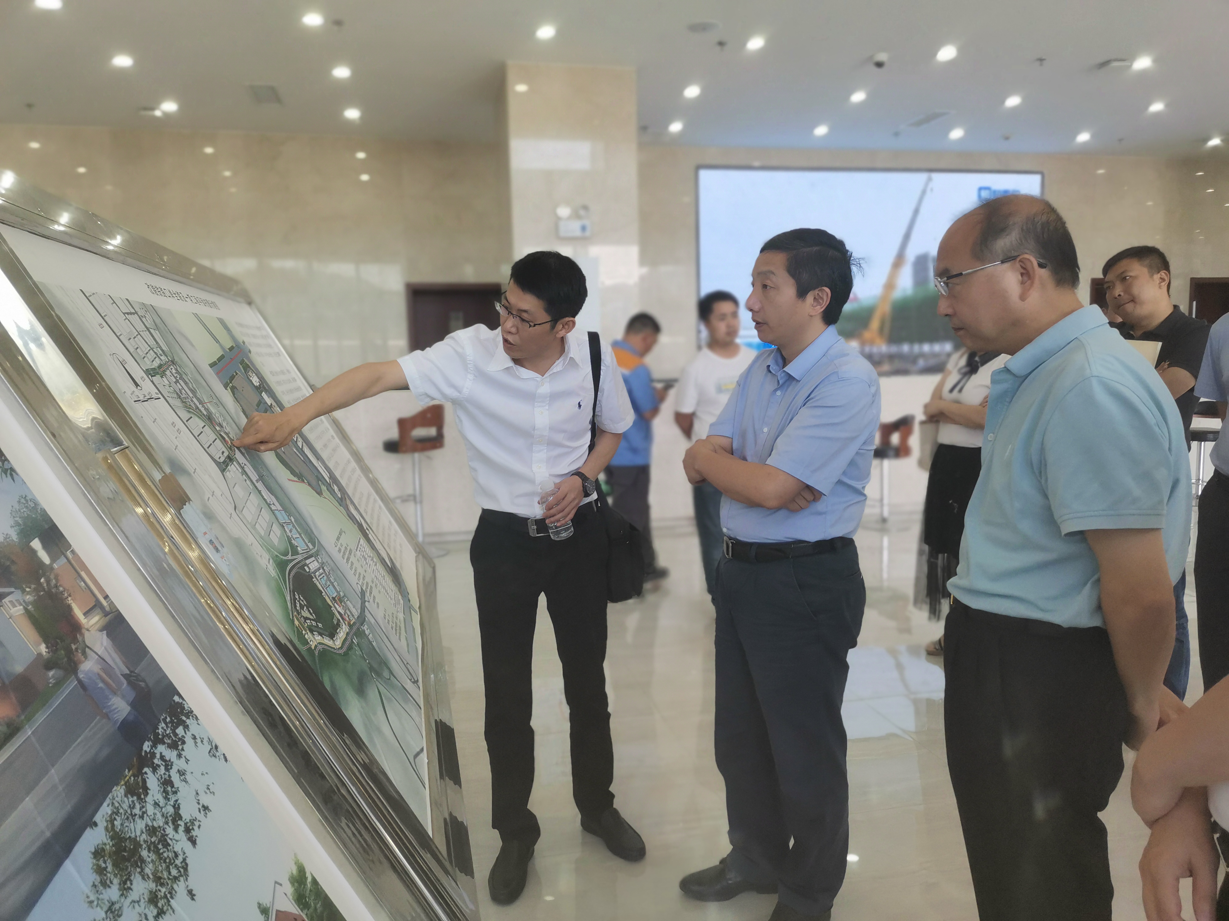 贵阳市副市长冉斌到三公司承建改貌铁路口岸项目调研