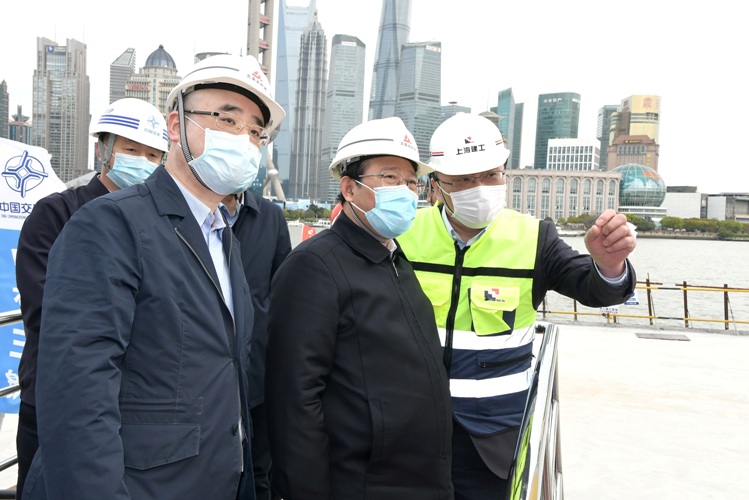 李强调研集团承建的北外滩贯通和综合改造提升工程