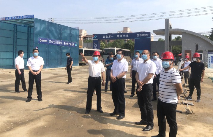 河南省副省长何金平走访调研杭萧钢构（信阳）绿色钢结构装配式建筑基地项目