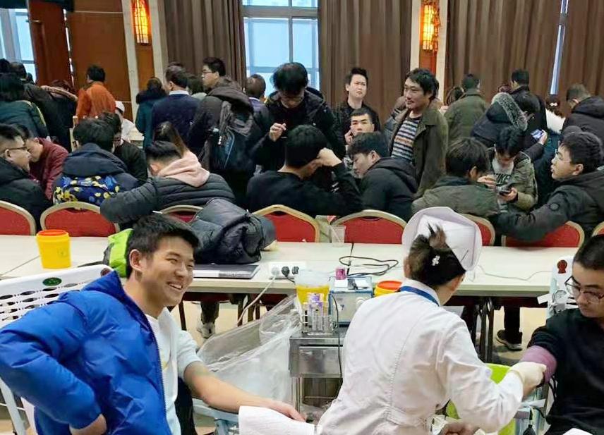  机施职工积极参加无偿献血活动