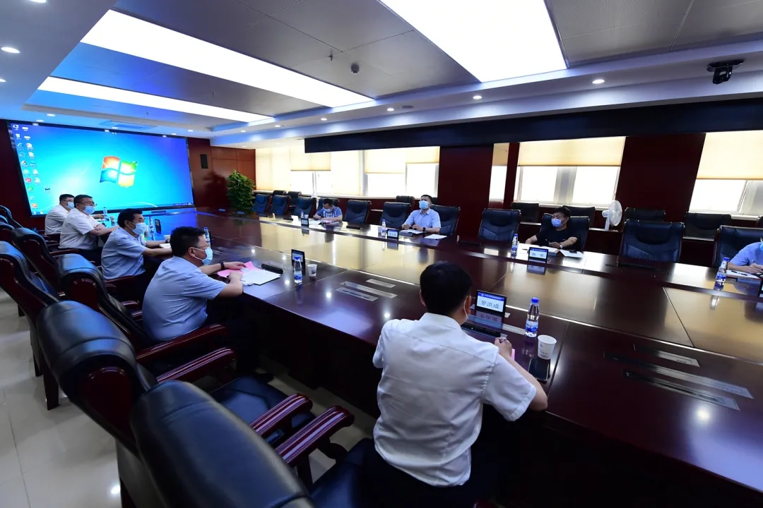 武汉市重点办副主任周大鸿到中交二航局调研