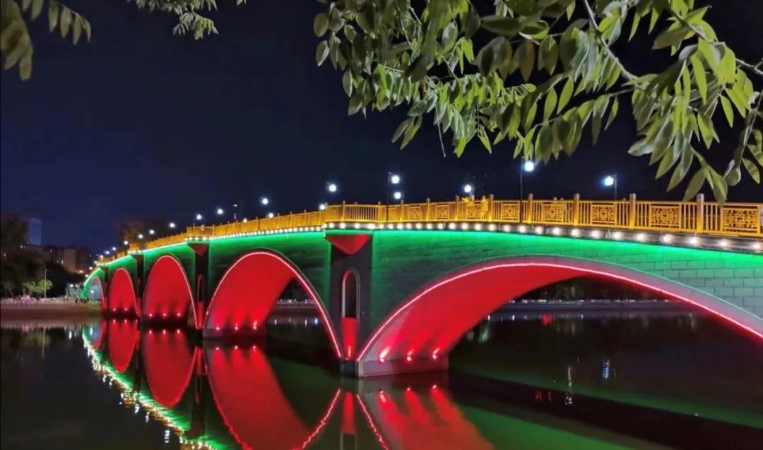 豫见浉河步行桥，中铁大桥局 打卡北国江南夜景