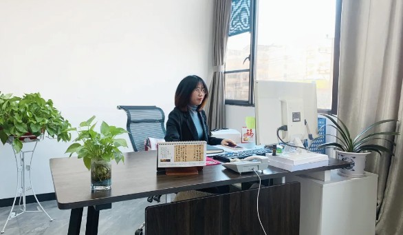 天工方圆人物谱（四）丨努力的女孩，世界报之以歌