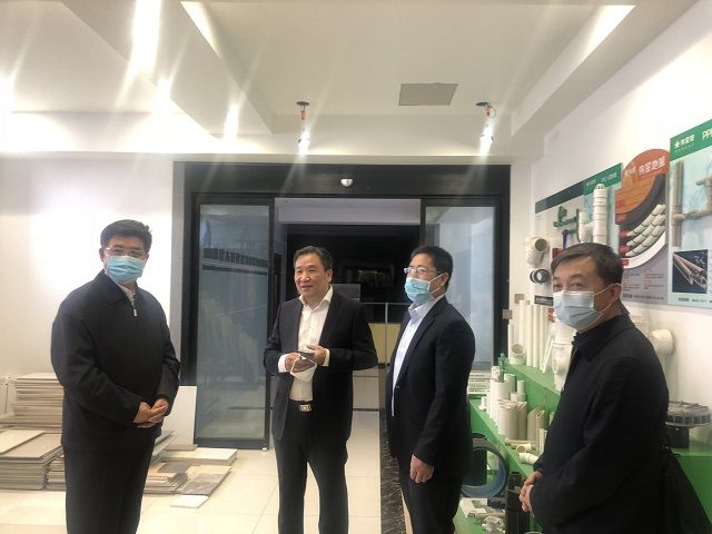 呼和浩特市纪委书记、监委主任白永平深入走访调研，帮扶企业发展
