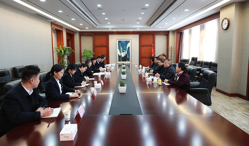 公司主要领导会见公司第三届团委委员