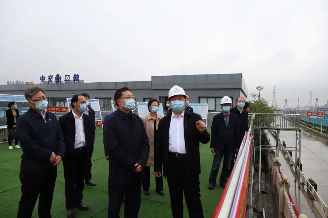 全国人大常委会副委员长王东明一行到中交二航局杭州八堡船闸项目调研