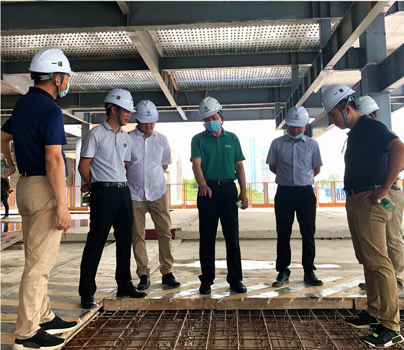 蒙贵飞到四分轨道·壹号城项目调研指导工作