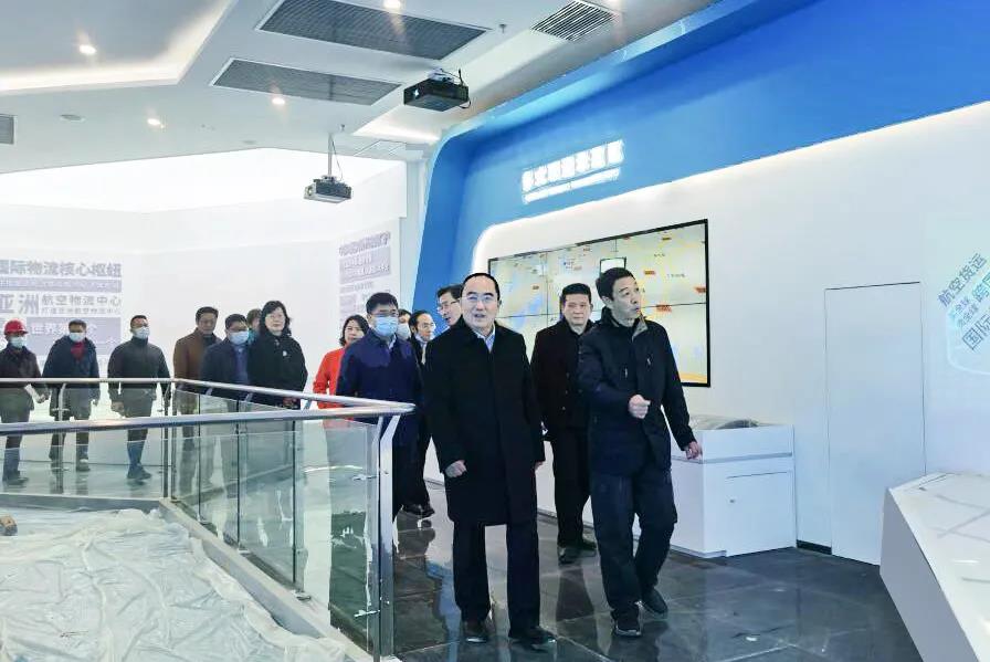 湖北省卫健委副主任、“人民英雄”张定宇调研三公司鄂州临空产业孵化基地项目