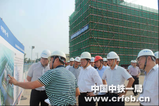广东省佛山市副市长许国一行到中铁一局佛山地铁三号线北滘停车场项目部检查工作