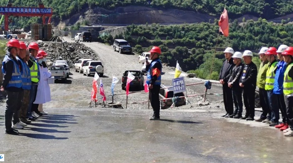 牢筑安全生产防线：大渡河复建公路工程项目开展汛期应急演练