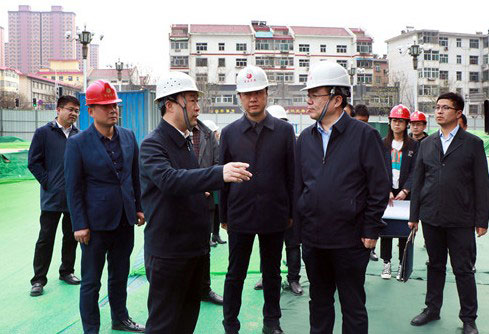 市委副书记、市长常书铭深入 集团公司承建的晋丰一品项目调研指导