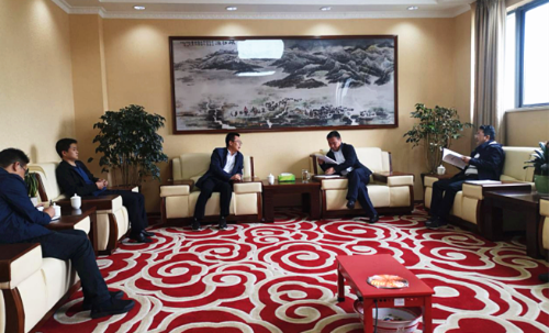 靳山副书记拜会松潘县县委书记贺松