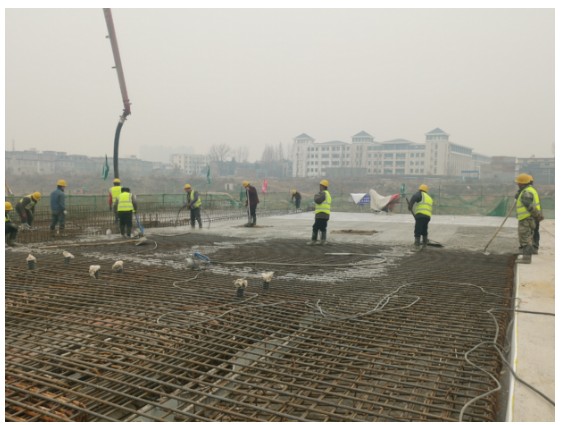 方城三河一廊项目康达路跨潘河大桥主体结构混凝土浇筑完成（图）