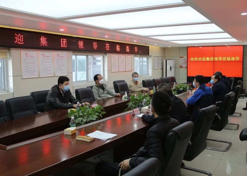 新兴集团董事长罗晓舫到丽泽工地检查疫情防控和复工复产工作