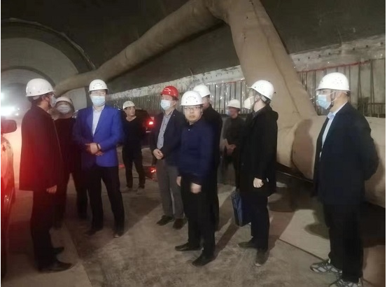张文峰到重庆铁路枢纽东环线项目检查指导工作