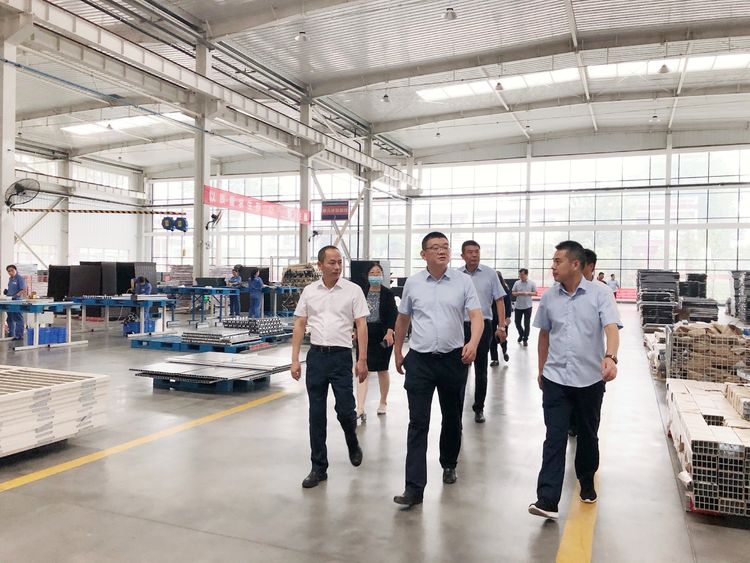 高新地产副总经理胡永宁一行莅临高科幕墙门窗公司蓝田子公司参观考察