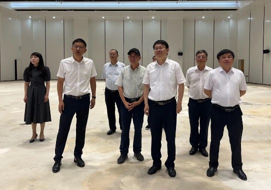 江西省副省长万广明到土木公司华东分公司庐山杏林科技产业园项目调研