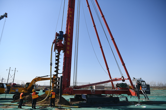 雄安站枢纽片区市政道路、综合管廊、排水管网系统工程二标段首桩开钻