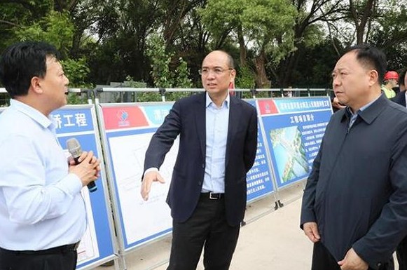 漯河市委副书记、市长黄钫到澧河退水闸及人民路澧河桥项目调研