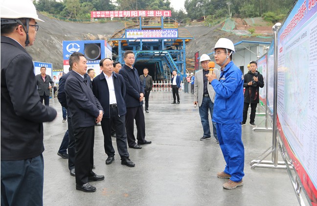 巴中市委常委、常务副市长王善平到汉巴南铁路项目调研