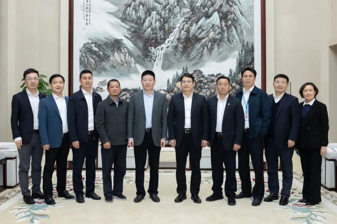 袁文清会见中建三局党委书记、董事长陈卫国