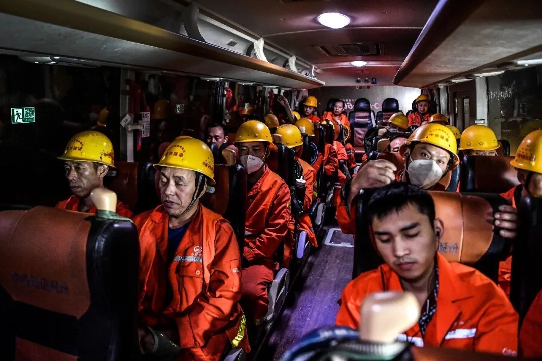 你不知道的中国隧道！新华社、人民日报带你走进秦岭的-1840米！