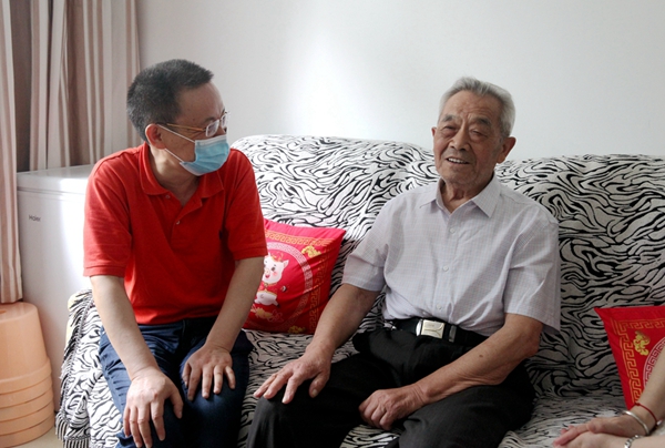 中国十五冶党委开展“七一”走访慰问活动