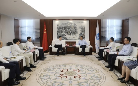 程先勇与中国建筑（广西）总部董事长、中建广西投资发展有限公司董事长刘延峰会谈