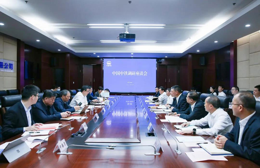 陈文健与广东省省长马兴瑞举行会谈，并调研华南区域二级单位