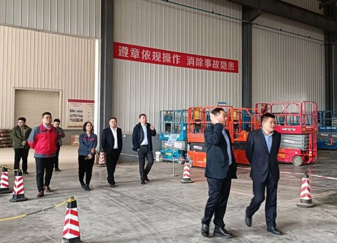 临工集团总裁 临工重机董事长于孟生一行莅临拜访通冠租赁