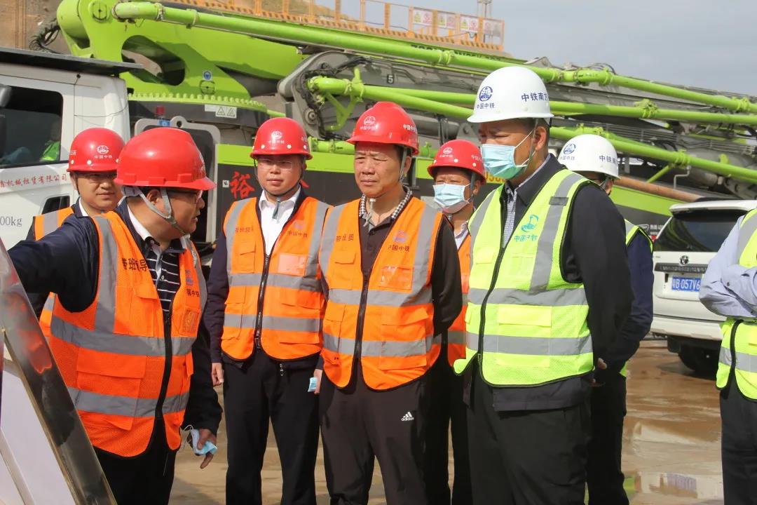 【新闻资讯】中铁南投集团总经理王伟到深圳地铁项目检查指导