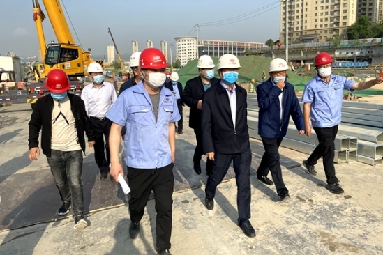 庄纪栋到西安片区地铁项目调研指导