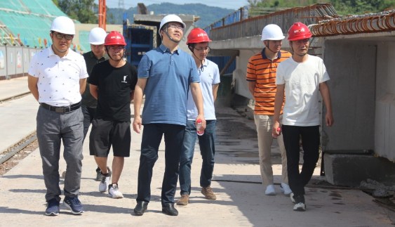 重庆建工集团到渝湘复线高速梁场开展安全生产专题调研