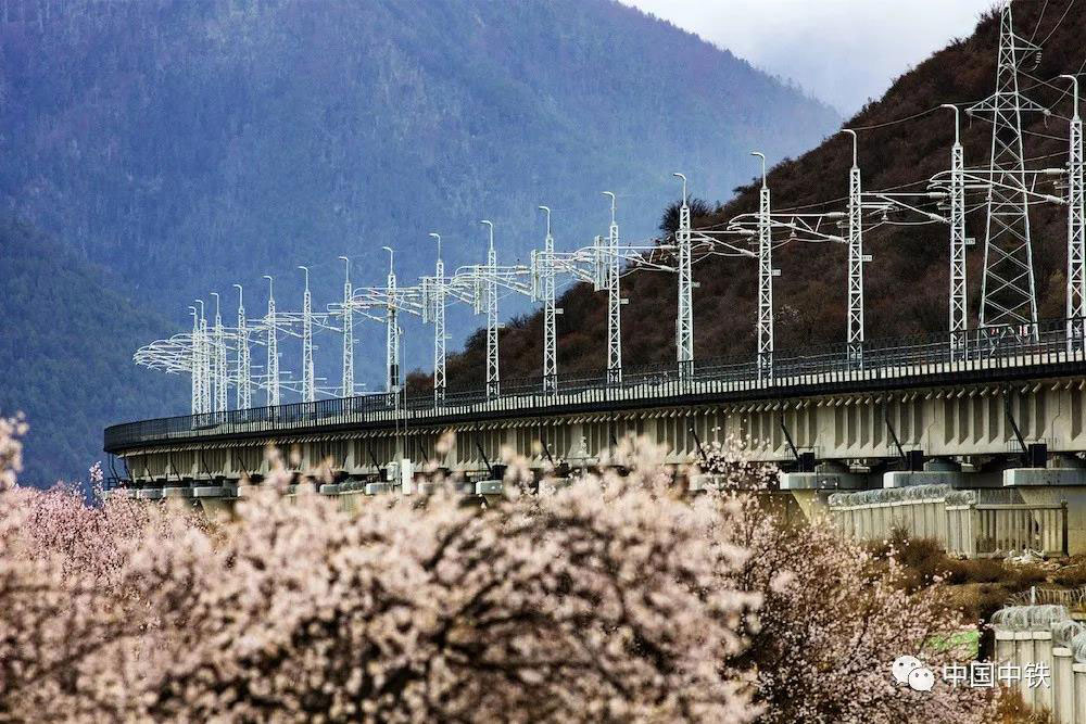 开通在即！西藏首条电气化铁路电气化建设基本完成