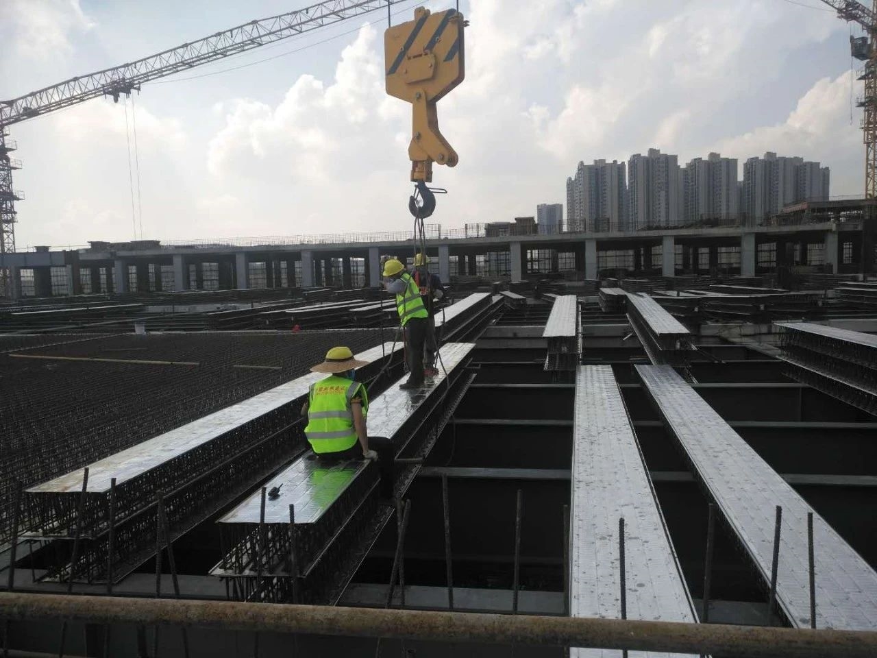 新兴建设承建的国家重点项目526工程疫情防控复工生产受当地政府通报表扬