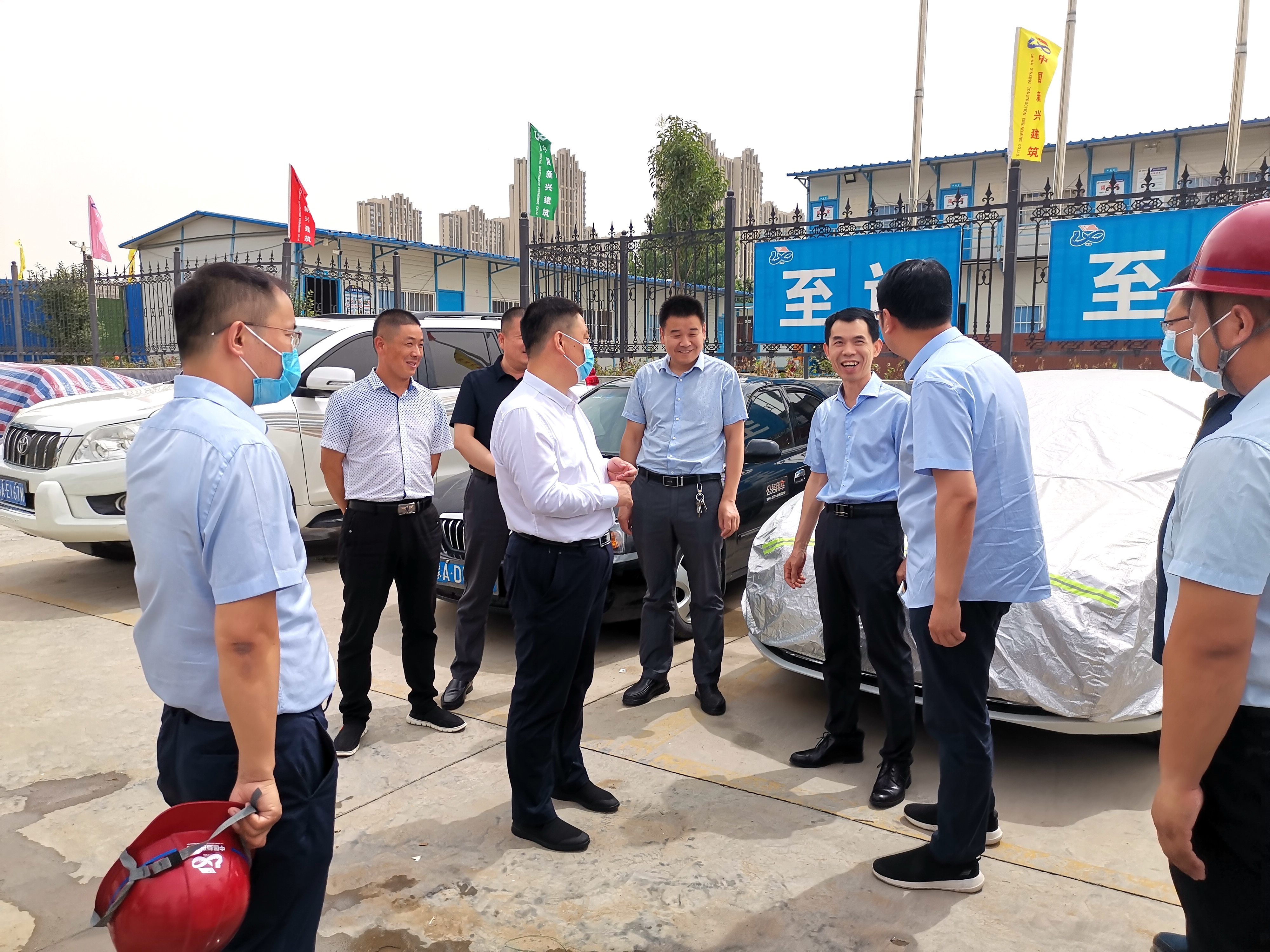 新郑市委副书记曹东峰莅临新兴建筑新郑教育包项目视察工作