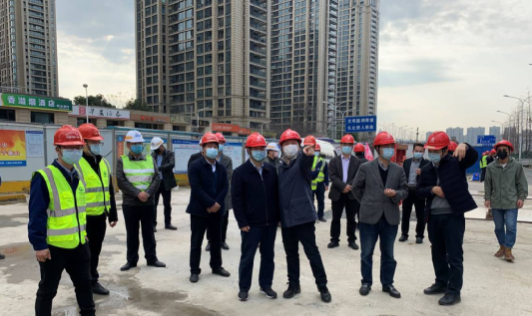 绍兴市人大常委会主任谭志桂一行调研中铁一局城轨公司绍兴1号线2标防疫复工工作