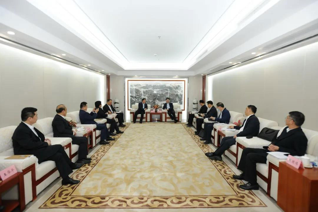 中建八局党委书记、董事长李永明一行拜会惠州市委书记、市人大常委会主任胡洪